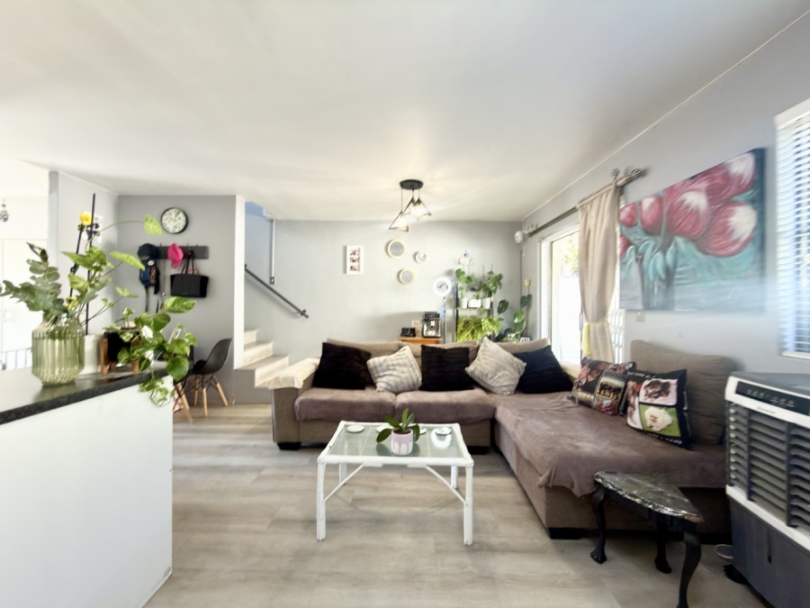 2 Bedroom Property for Sale in Flamingo Vlei Western Cape